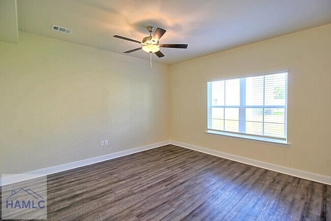 Foto del edificio - 711 Mill Creek Cir