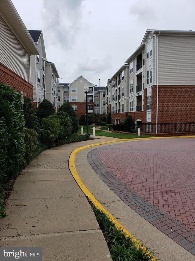 4860 Eisenhower Ave Unit 489, Alexandria, VA 22304 Apartment for Rent