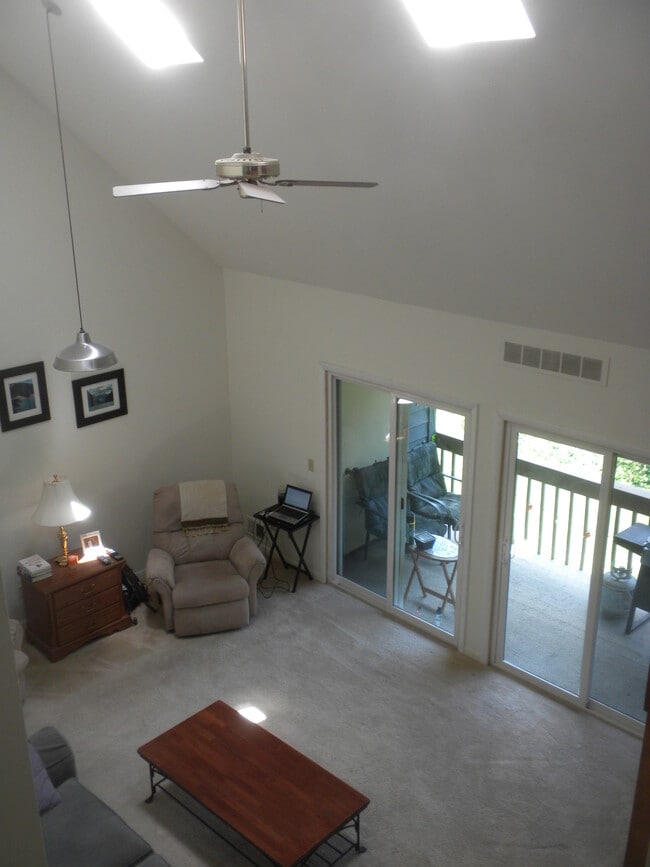 Building Photo - 108 Foxfire Dr