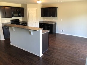 Building Photo - 4800 Bedrock Dr