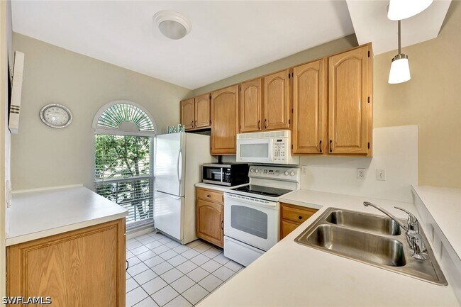 Foto del edificio - 8228 Twelve Oaks Cir