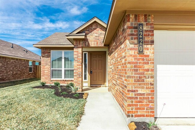 Building Photo - 8220 Tourmaline Wy