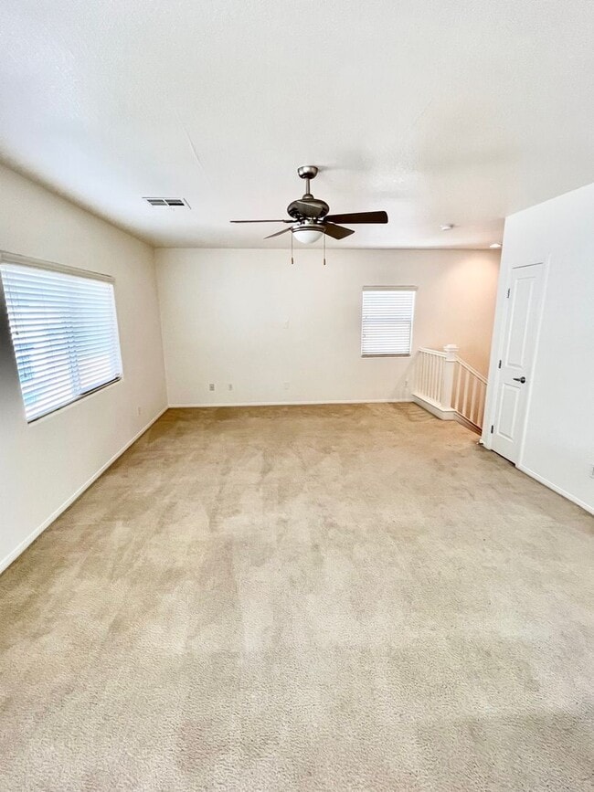 Foto del edificio - 3bd 3bth Gated