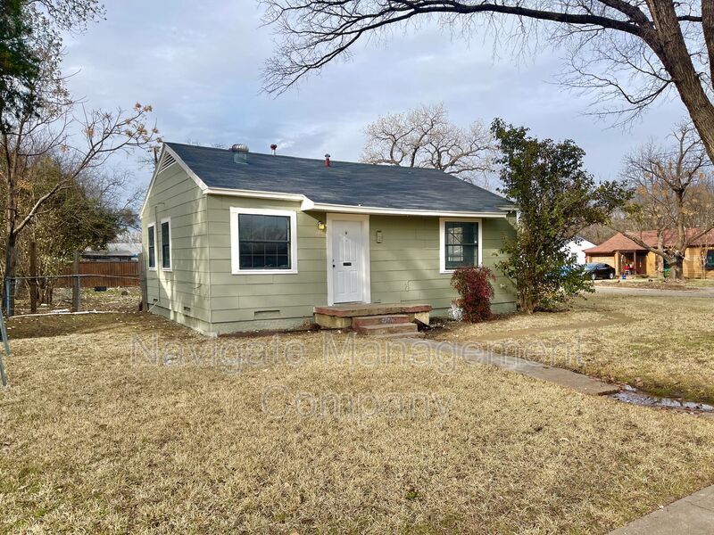 Primary Photo - 2781 Moffatt Ave