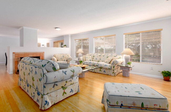 Building Photo - 934 Lafayette Pl