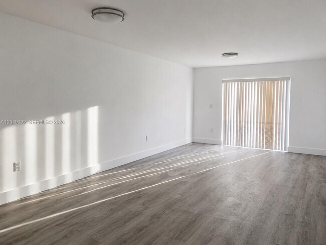 Foto del edificio - 6175 W 20th Ave