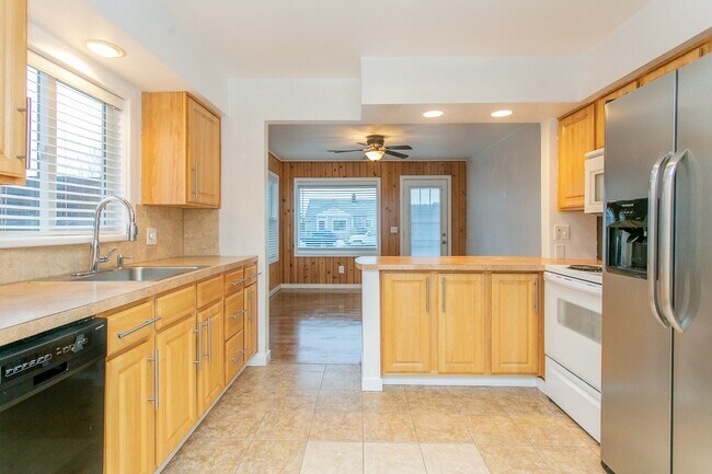 Foto del edificio - 2 Bedroom House for Rent