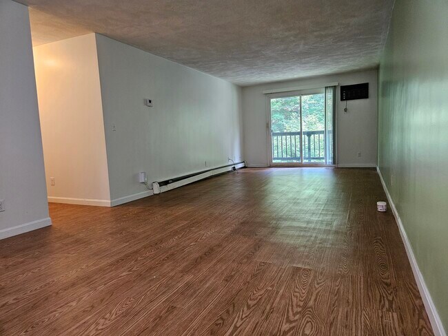 Foto del edificio - 310 Brook Village Rd
