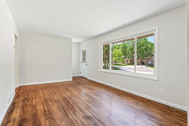 Foto del edificio - 13171 Pierce Street Northeast