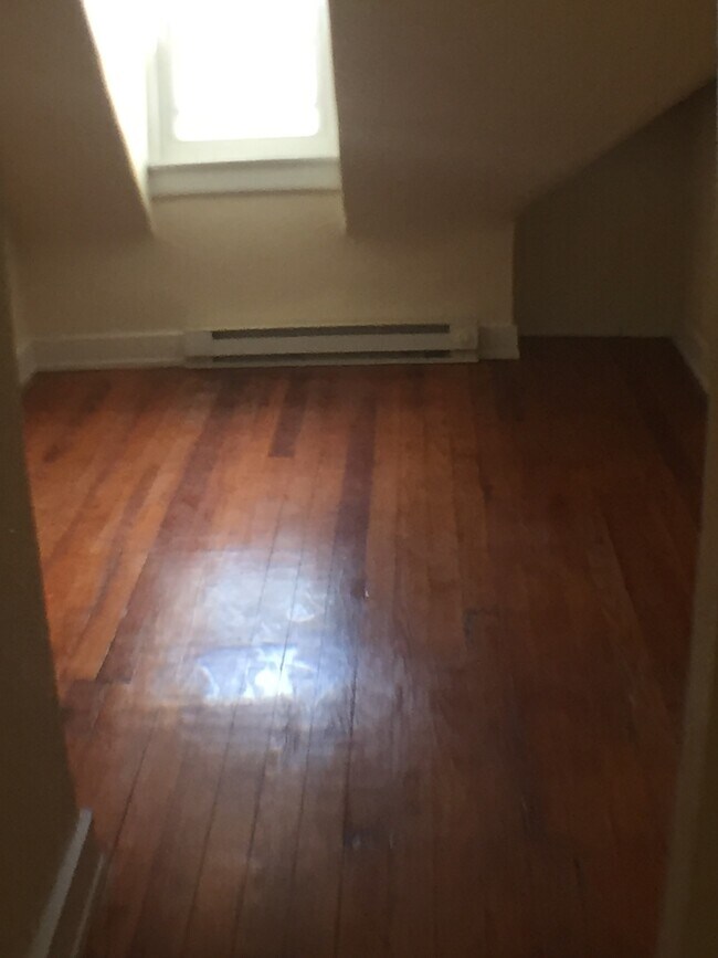 2462 Fairview Ave Unit 3, Cincinnati, OH 45219 Apartment for Rent in