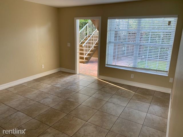 Foto del edificio - 2 br, 1 bath Apartment - 3 SW Hideaway Pl