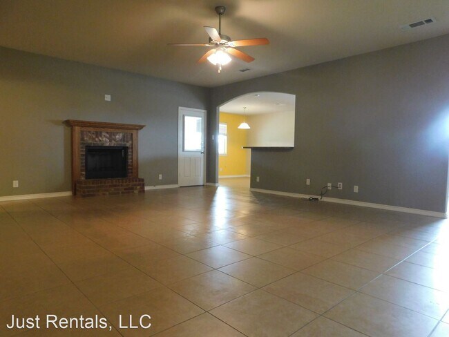 Building Photo - 5 br, 2.5 bath House - 2710 Montague Count...
