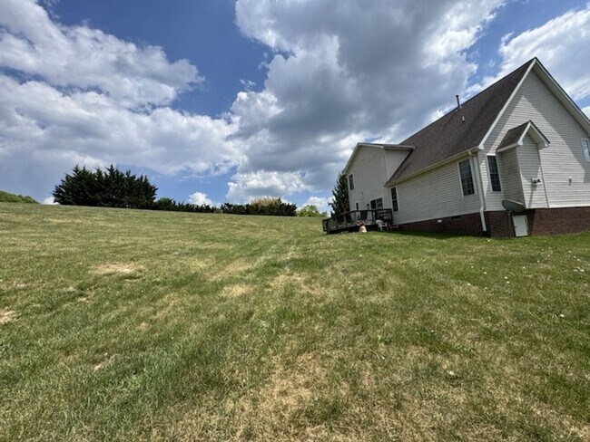 Foto del edificio - 504 Wildflower Ln