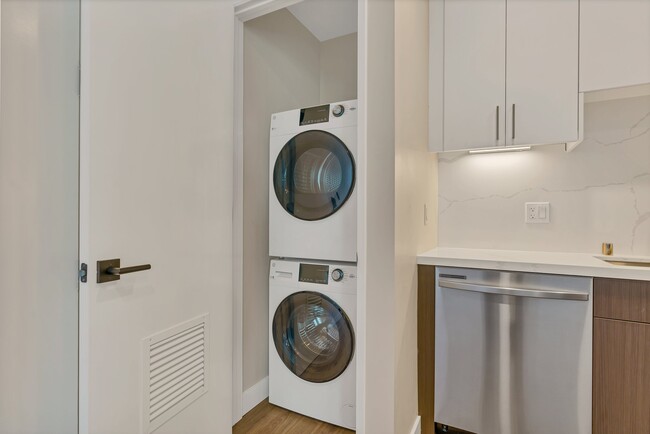 In unit washer and dryer - Evoc Hillcrest