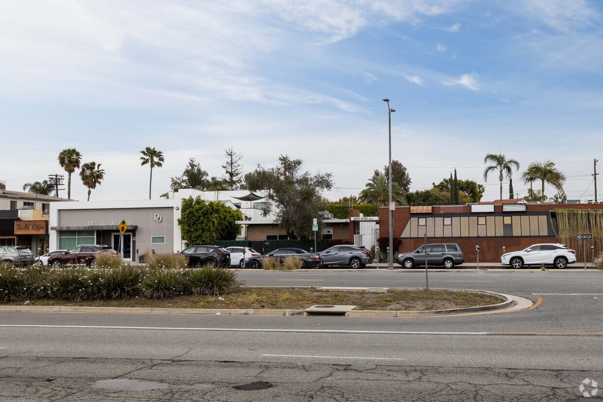 March 2022 - 488 S San Vicente Blvd
