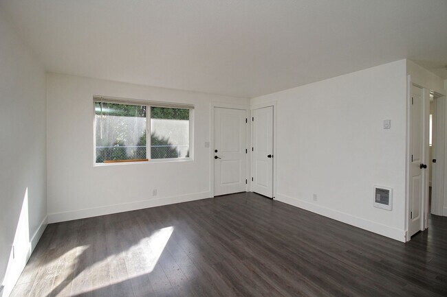 Building Photo - watta01