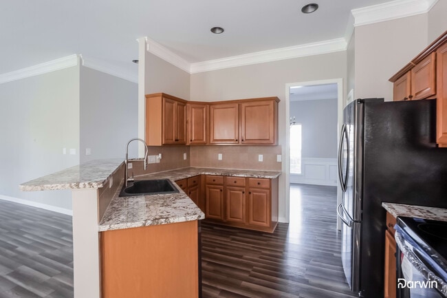 Building Photo - 206 Pine Lake Dr