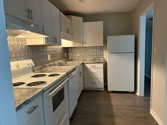 Building Photo - 1100 Crescent Dr