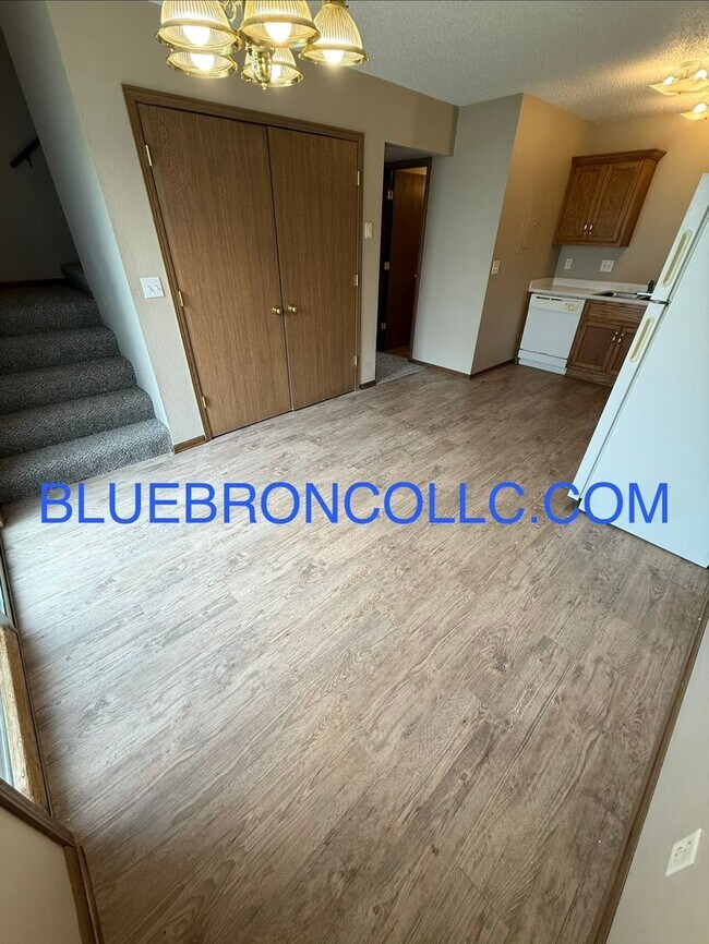 Foto del edificio - Newly remodeled 3 bedroom townhome for a great price!