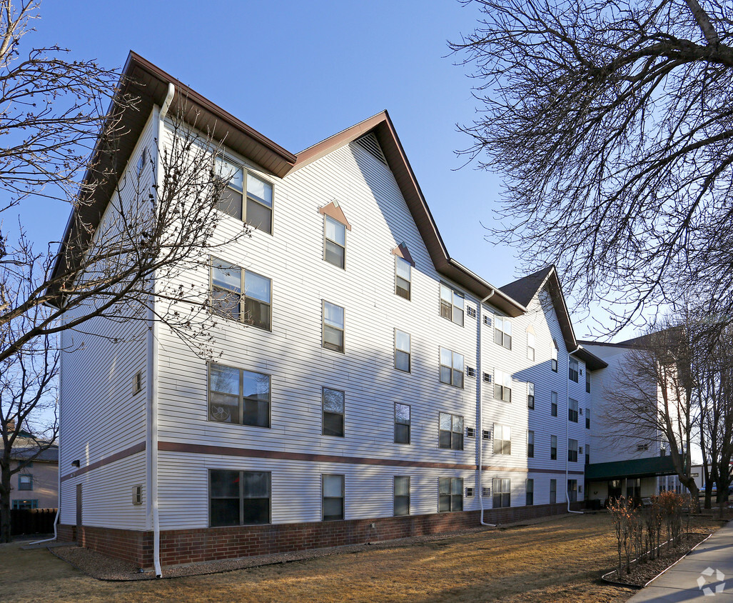 Primary Photo - S.E. Hall - Whitney Young Plaza