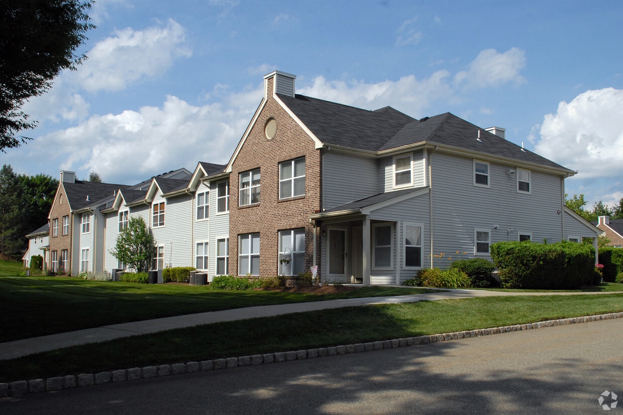 Primary Photo - Johannes Parlaman House Apartments