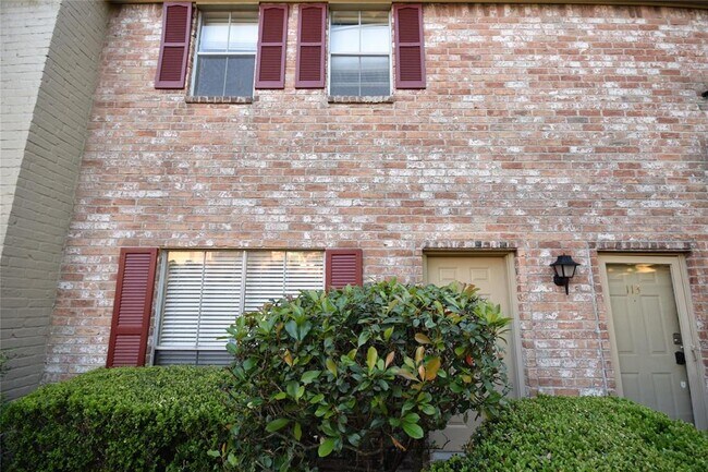 Foto del edificio - 14723 Barryknoll Ln