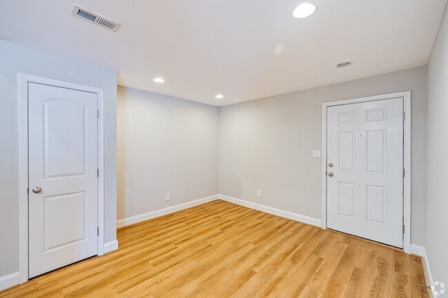 Building Photo - Echo at Forest View