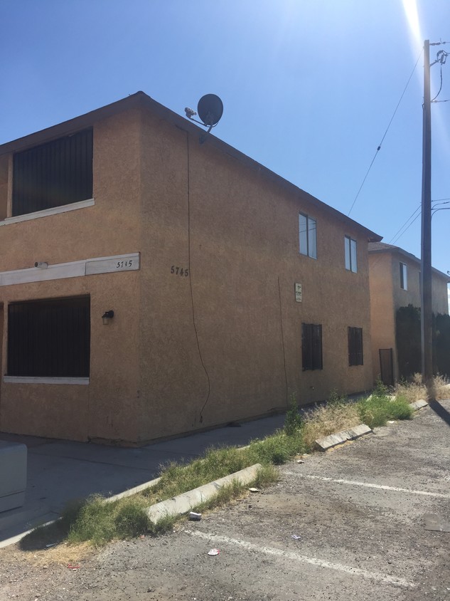 Primary Photo - 5745 E Lake Mead Blvd