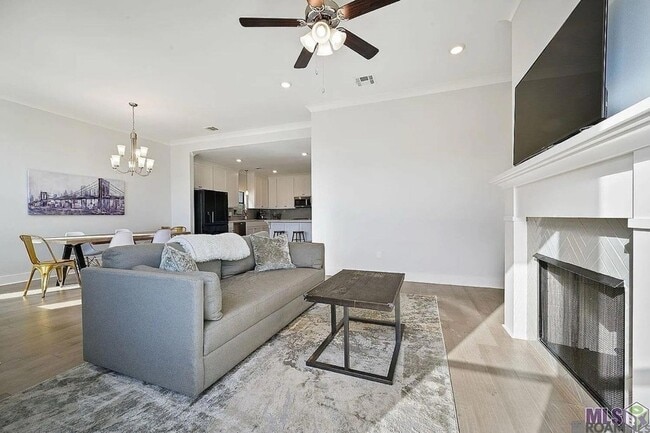 Building Photo - 10238 Grayton Dr.
