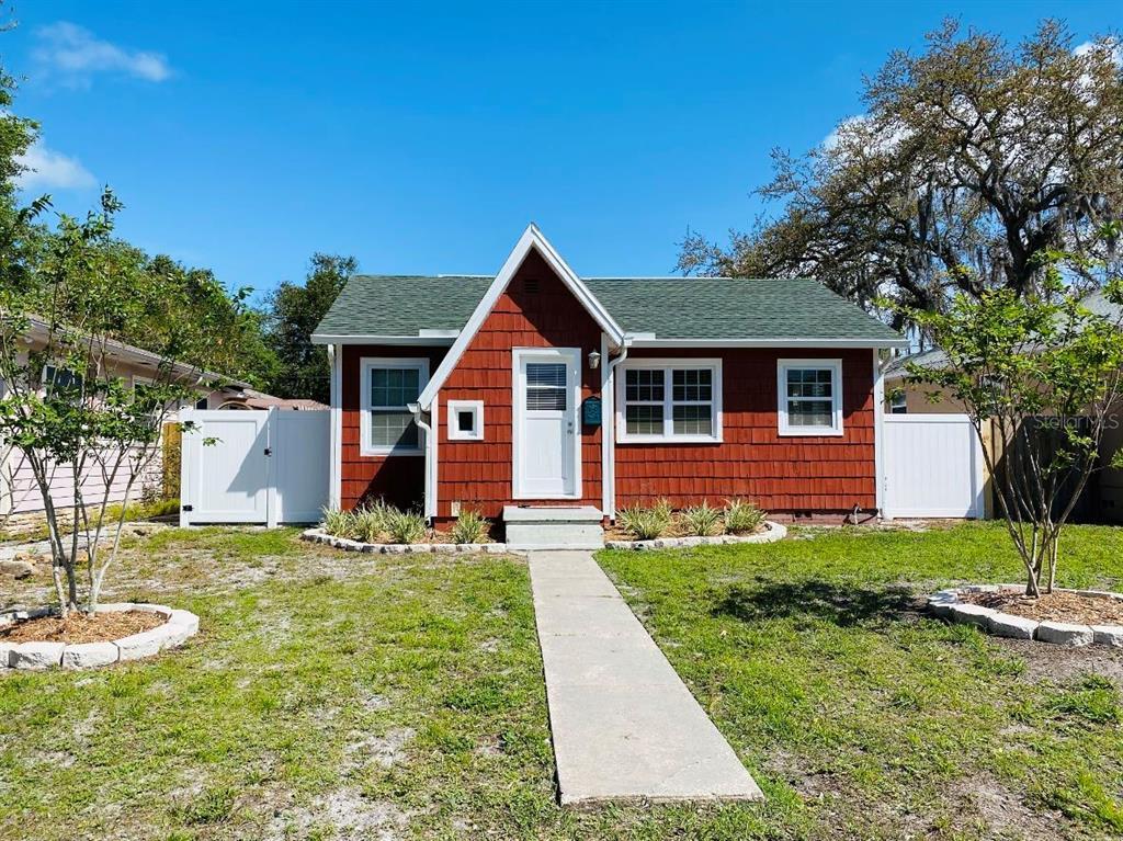 Foto principal - 3835 Burlington Ave N