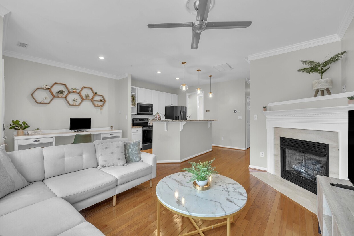 Foto principal - 503 Village Loop Dr