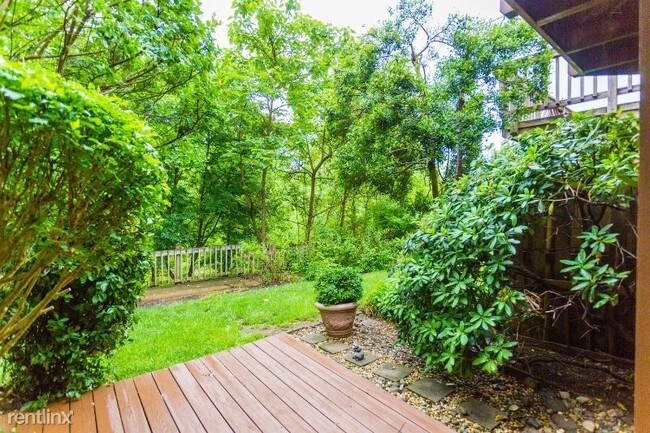 Foto del edificio - 3 br, 3.5 bath Townhome - 8057 Sky Blue Dr