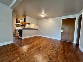 Building Photo - Robertson1005 (KC-DT)