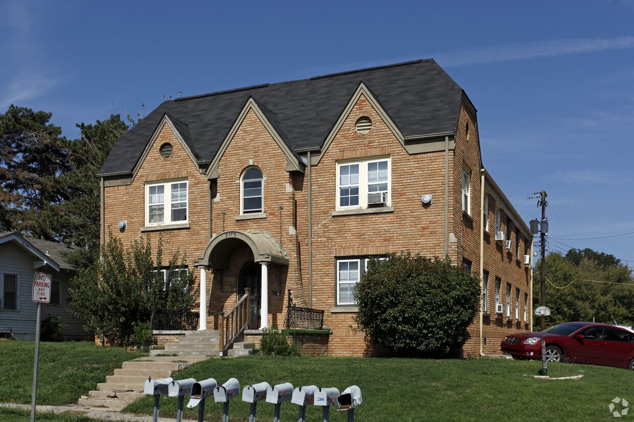 Primary Photo - Roanoke Apartments