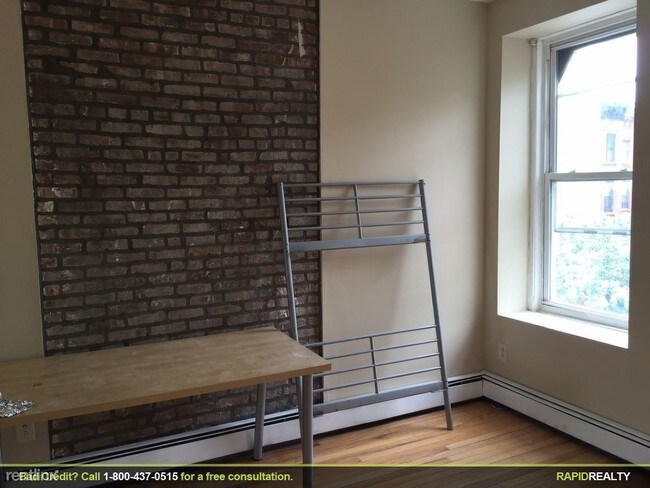 Foto del edificio - 814 Marcy Ave