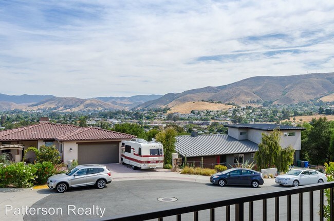 Building Photo - 3 br, 2.5 bath  - 285 Lawrence Drive