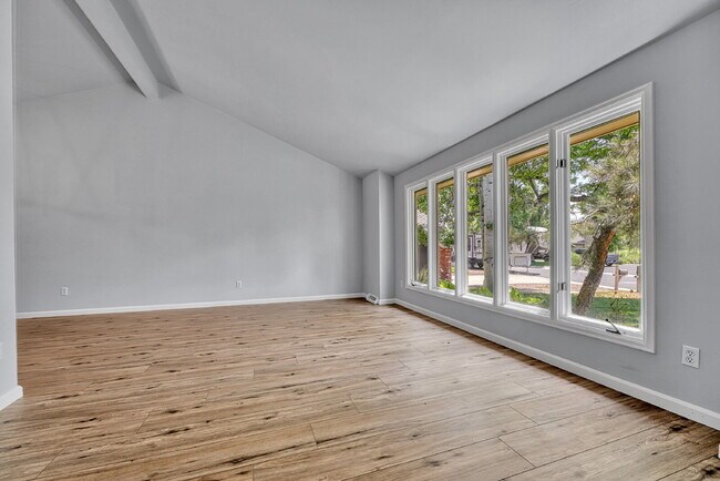 Foto del edificio - $3,600.00 - 4 Bedroom, 3.5 Bathroom, Singl...