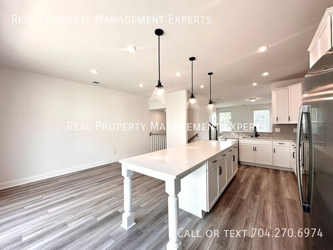 Building Photo - 13013 Moon Rd