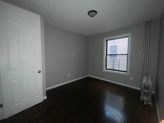 Foto del edificio - 3 bedroom in BRONX NY 10468