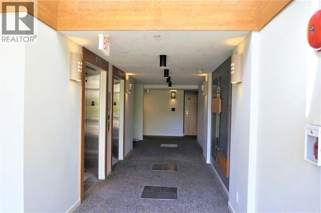 Building Photo - 8060 Jones Rd