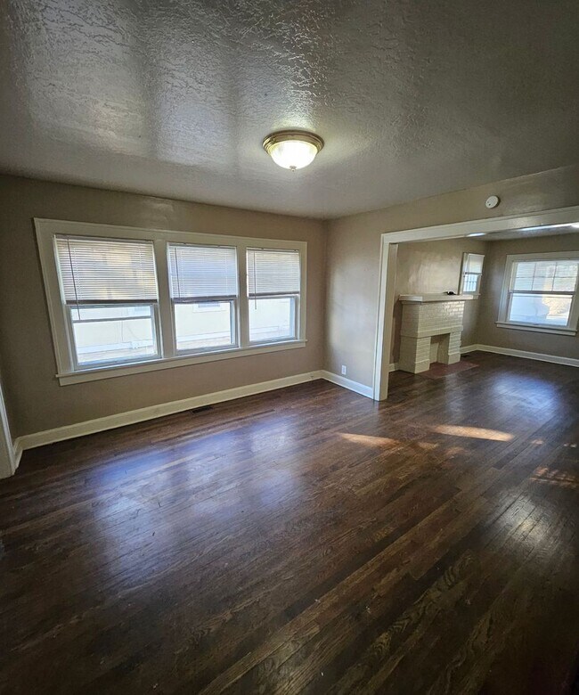 Building Photo - 5405/5407 Harrison St.