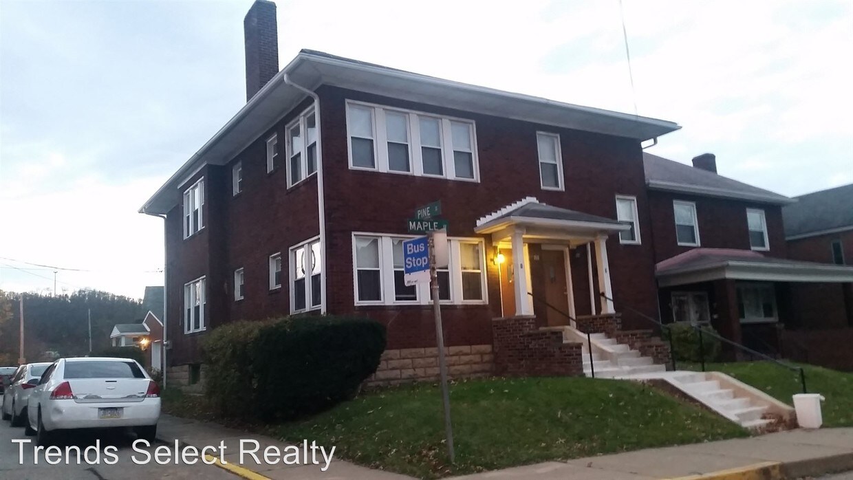 Primary Photo - 818 Maple Ave