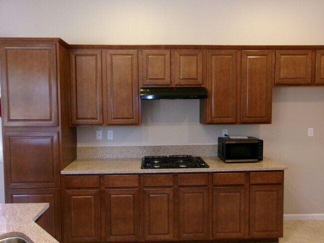 Foto del edificio - Spacious home located in gated community.