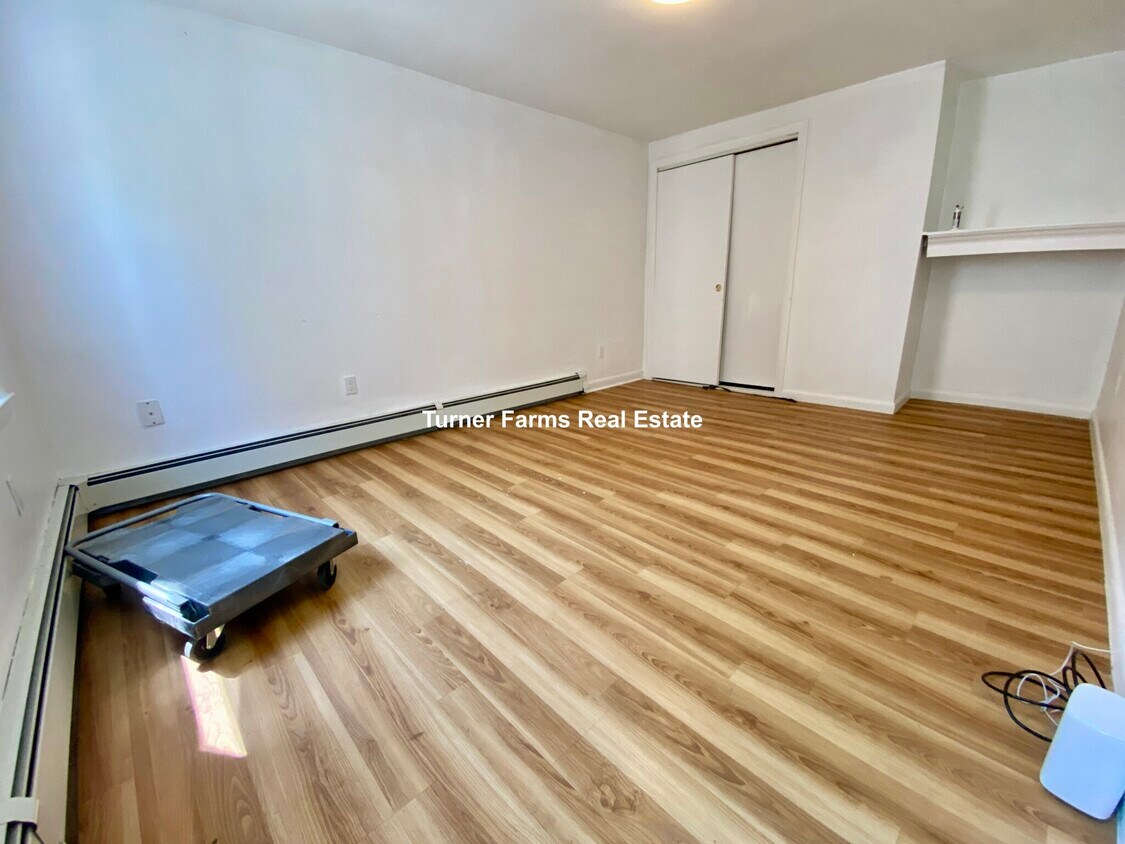Primary Photo - 15 5th St