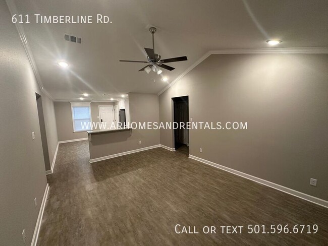 Foto del edificio - 611 Timberline Road | 3 Bedrooms | 2 Bathr...