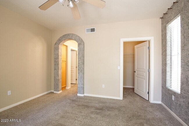 Building Photo - 11680 E Sahuaro Dr