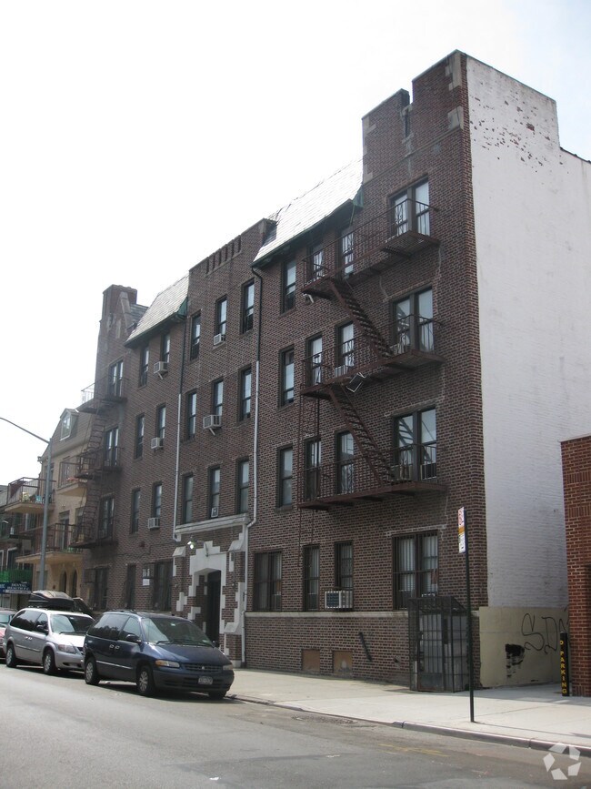 Building Photo - 1320 47th St