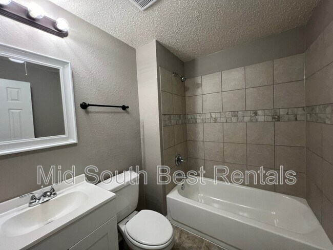 Foto del edificio - 5264 Loch Lomond Rd