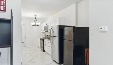 Building Photo - 1414 E Oliver St