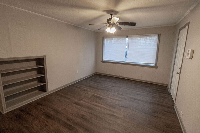 Foto del edificio - 210 Highview Ave